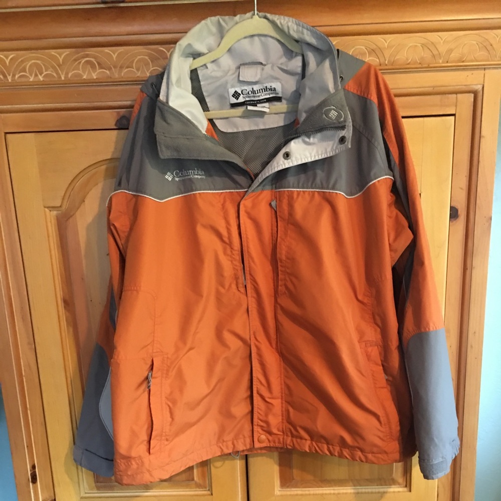 XL Columbia ski jacket with zipped fleece liner.